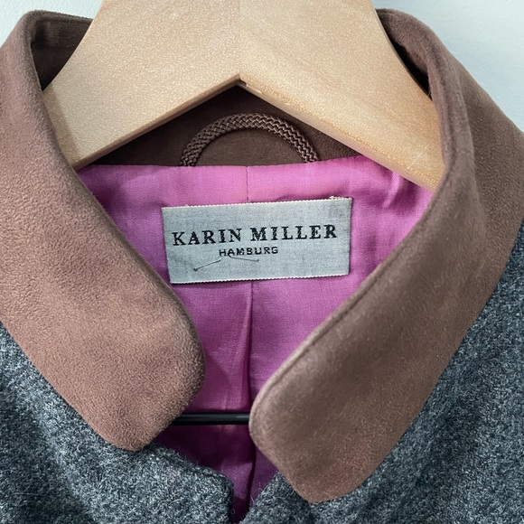 Karin Miller Hamburg wool coat with buckles - Picture 2 of 13